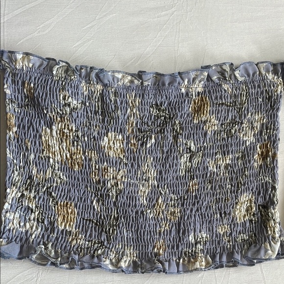 SHEIN Floral Off-Shoulder Smocked Top - Picture 4 of 8